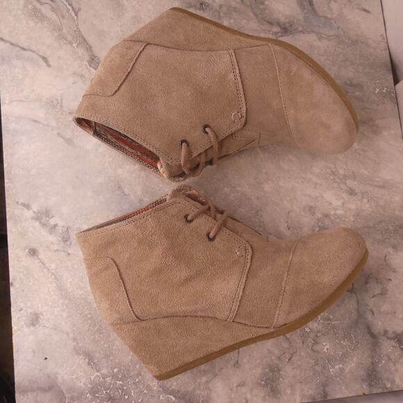 TOMS Women's 6.5 Taupe Suede Lace Up‎ Wedge Desert Ankle Booties boots - Picture 8 of 9